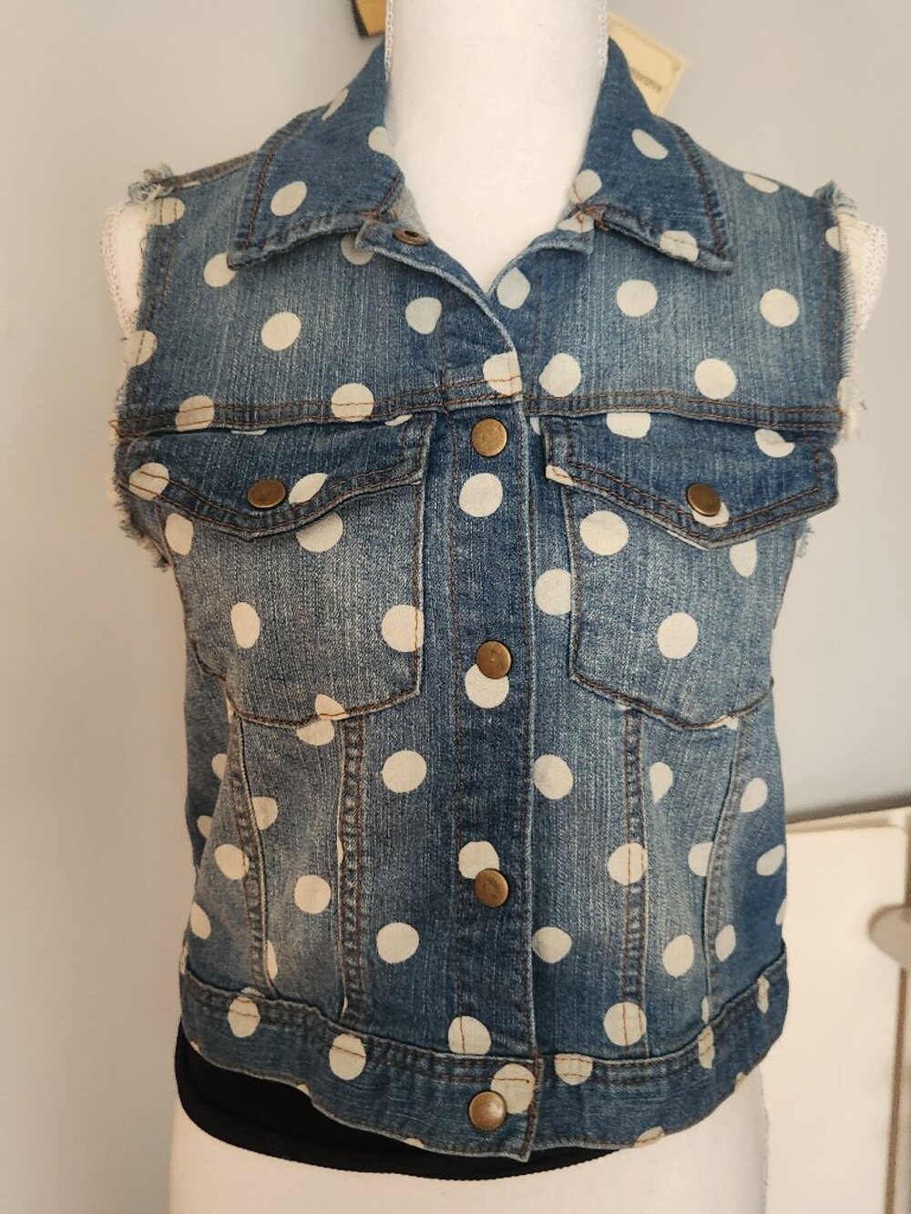 Forever 21 Distressed Jean Vest Polka Dot Raw Edge Denim Sleeveless Jacket EUC